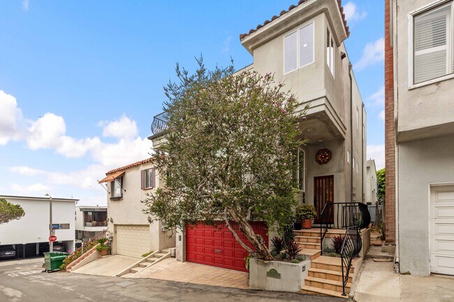 Photo - 121 Marine Pl