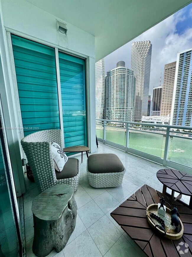 Building Photo - 900 Brickell Key Blvd Unit 1102 Rental