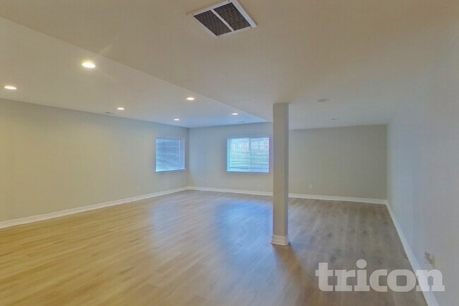 Photo - 6748 Lamine Dr