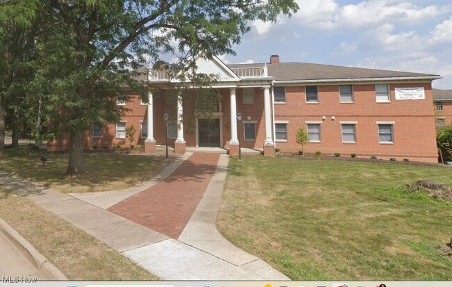 Building Photo - 1765 Merriman Rd Unit 103