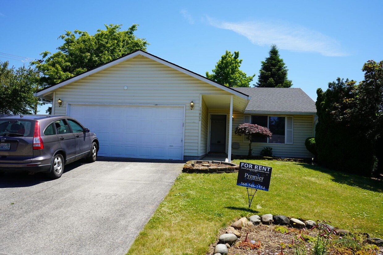 Photo - East Vancouver Single Level Home for Lease - 17023 NE 21st St