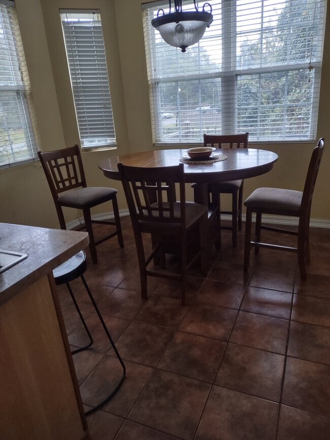 Photo - 131 E 5th St