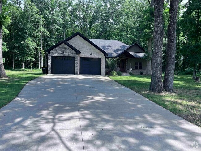 Building Photo - 206 Bridgewood Dr Rental