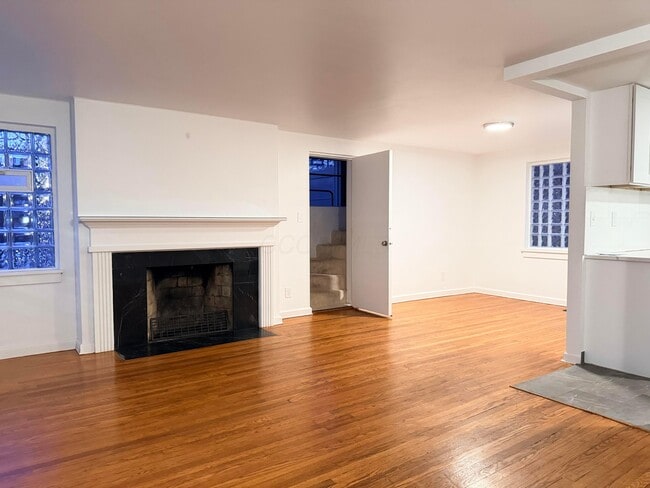 Photo - 672 Sheridan Ave Unit A