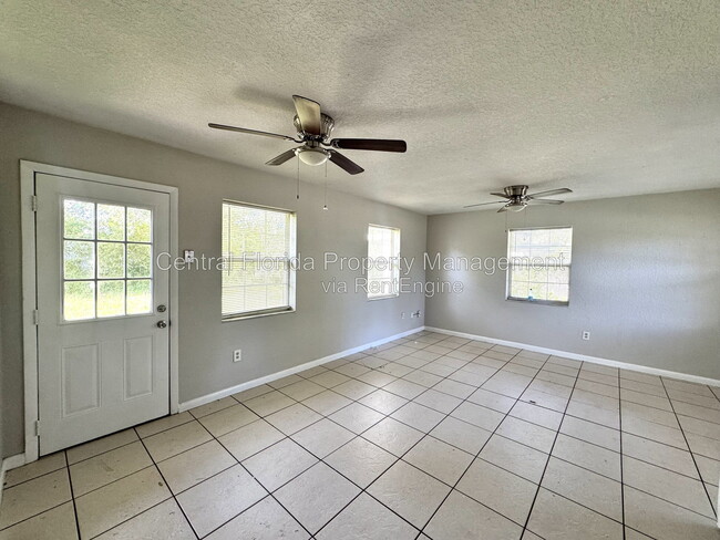 Photo - 885 Rockhill St