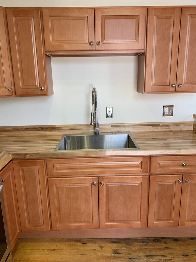 Photo - White Sulphur, LLC 171 Unit Apt. A