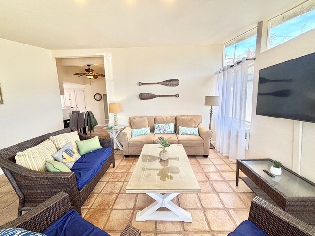 Photo - 207 Rossmore- MFR Unit 1