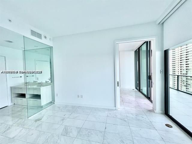 Photo - 480 NE 31st St Unidad 902