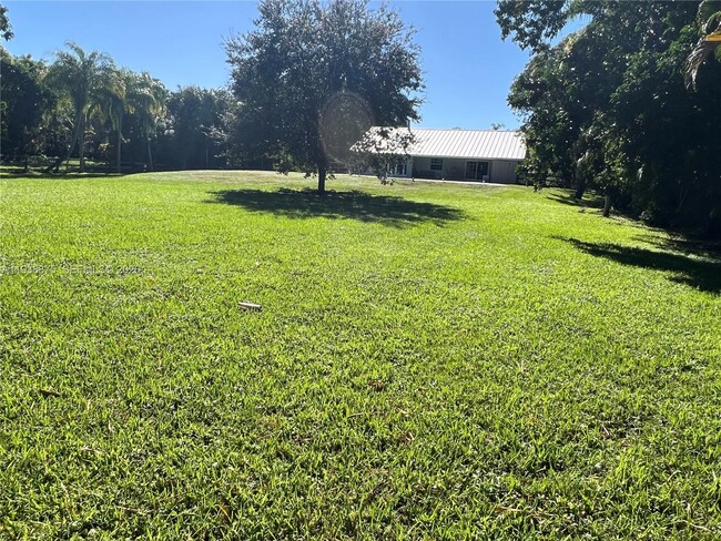 Photo - 11501 SW 3rd St