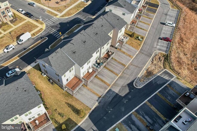 Photo - 5831 Pecking Stone St