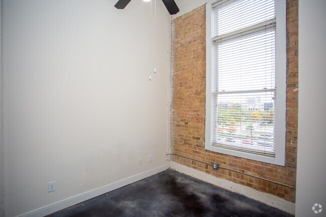 P4-B 2HABx1BA 748 ft² - Homes of Parker Commons