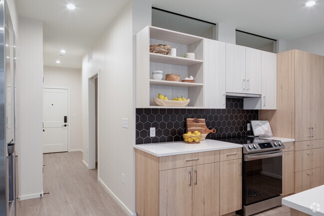 1BR, 1BA - 698SF - The Arboretum