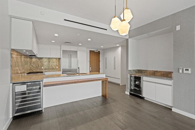 Photo - 320 Adolphus Ave