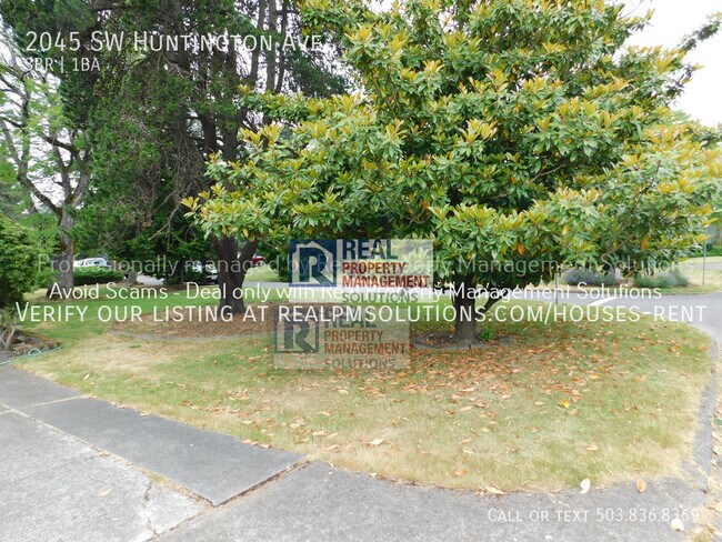 Photo - 2045 SW Huntington Ave