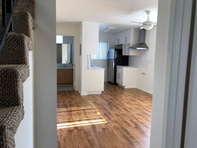 Queen Anne Townhomes - Queen Anne Townhomes