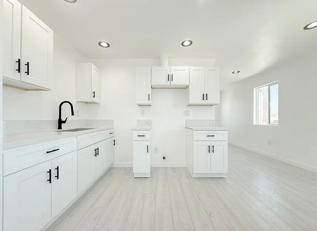 Photo - 518 N Wilmington Ave