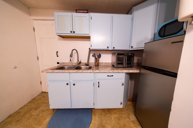 Photo - 2405 45th St Unit Apartment B