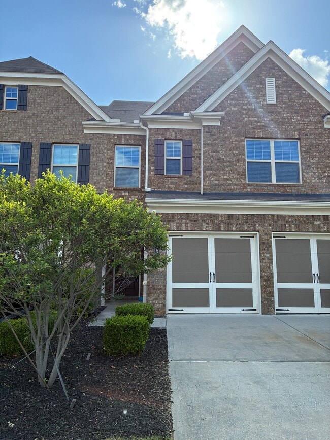 Building Photo - 1335 Hampton Oaks Dr