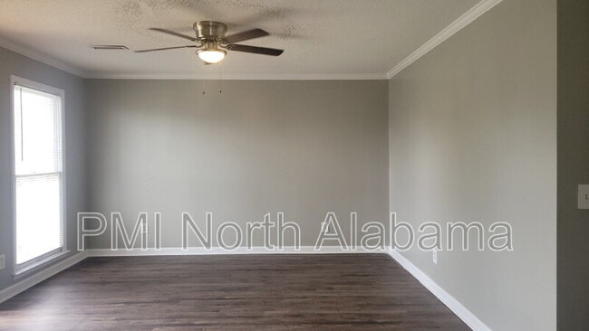 Building Photo - 4428 Bonnell Dr NW Unit Apt B