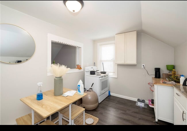 Photo - 79 Vine St Unidad 2