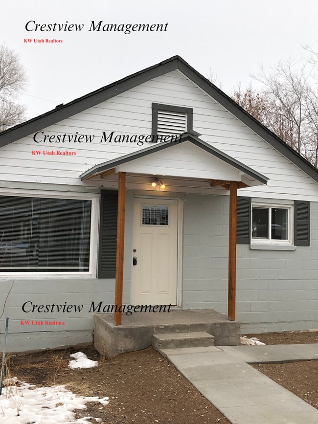 Building Photo - Monroe Blvd Duplex Unit BACK