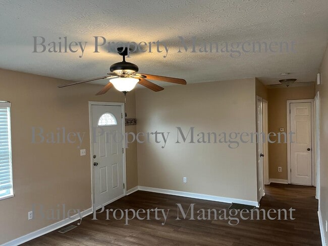 Photo - 1613 Pershing Ave