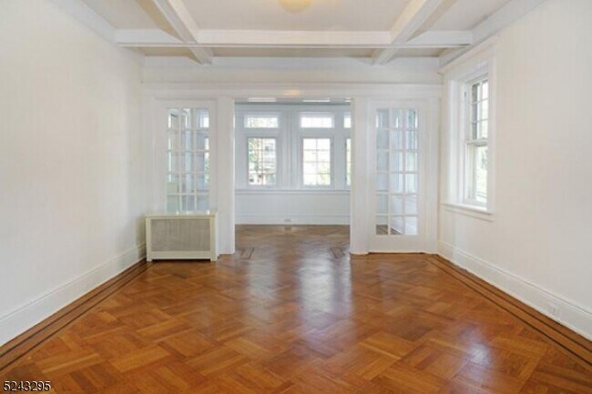 Photo - 61 S Fullerton Ave