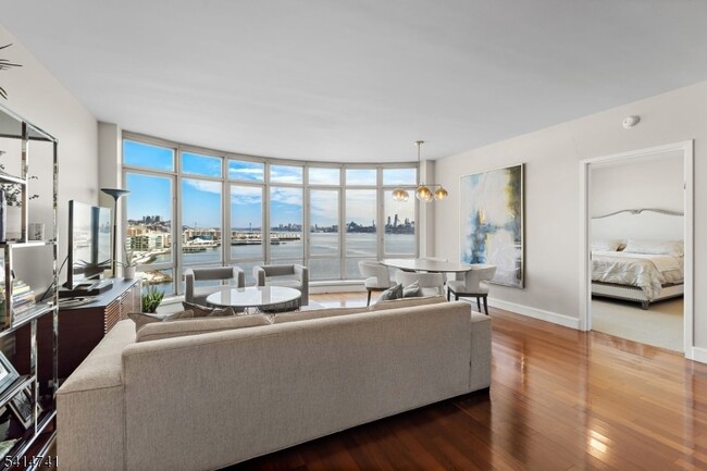 Photo - 8100 River Rd