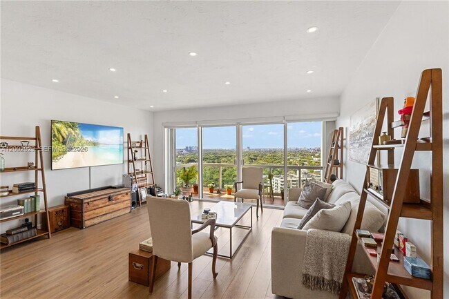 Photo - 2451 Brickell Ave Unidad PHL