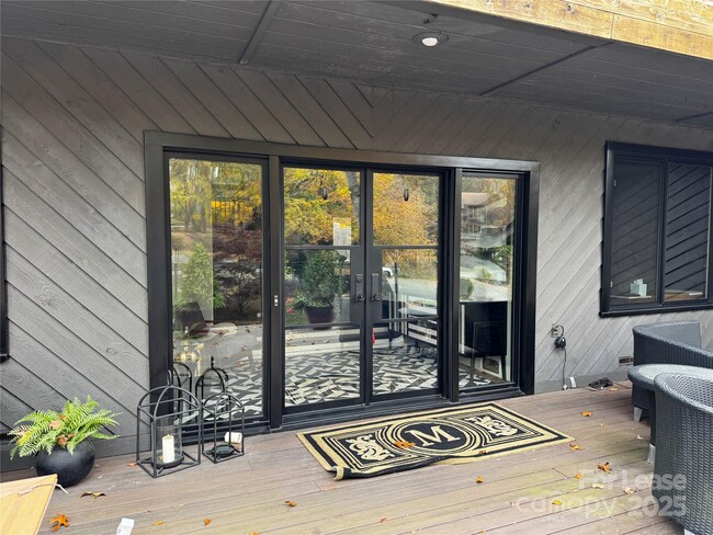 Photo - 210 Hargett Ct