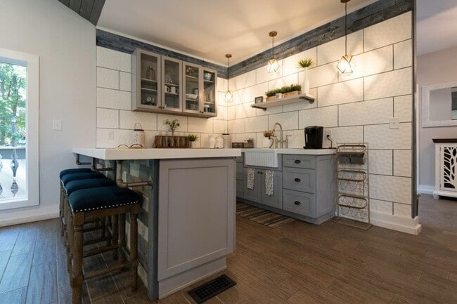 Photo - Laurel Woods Apartments