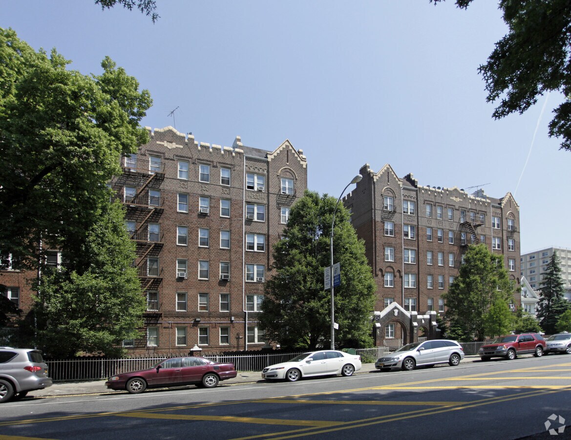 305-315 Linden - 305-315 Linden