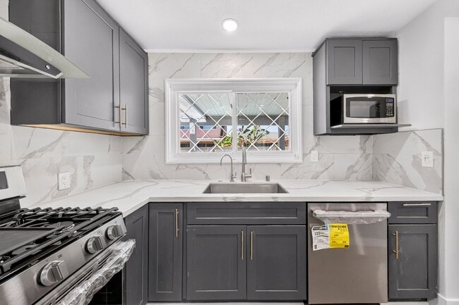 8321 Santa Margarita Ln