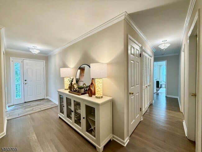 629 Fairfax Dr