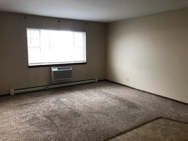 Photo - Spacious 1 bedroom plus den. Unit Apt #5