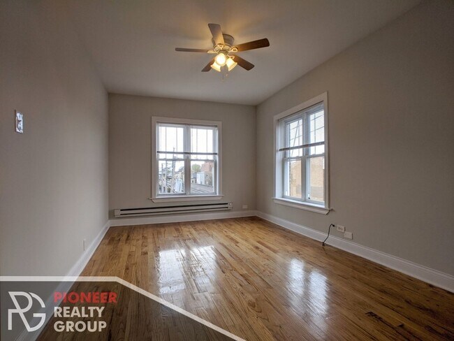 951 W Cornelia Ave Unit 3