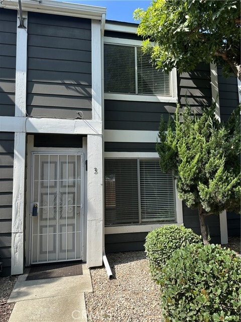 Building Photo - 824 N Pasadena Ave Unit 3