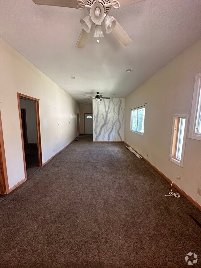 Building Photo - 1048 Johnston St Rental