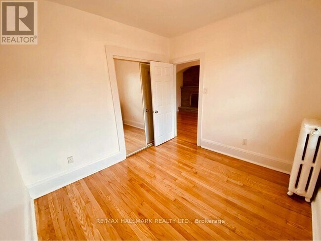 Photo - 20 Triller Ave Unit 4