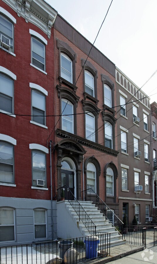 Photo - 613 Hudson St