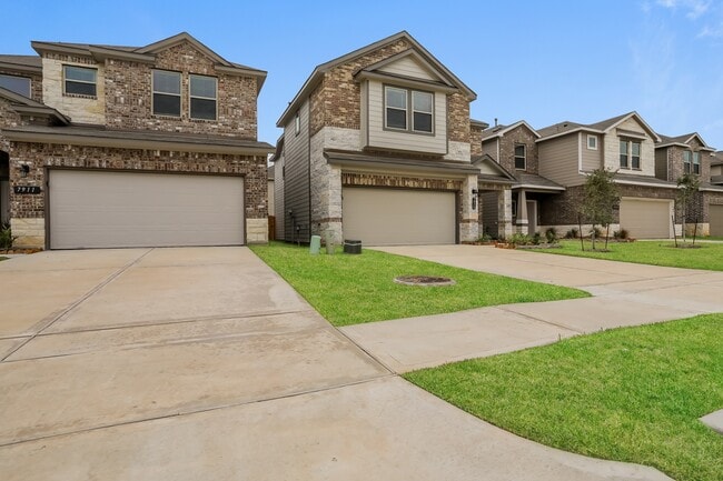 Photo - 7915 Fijian Cypress Dr