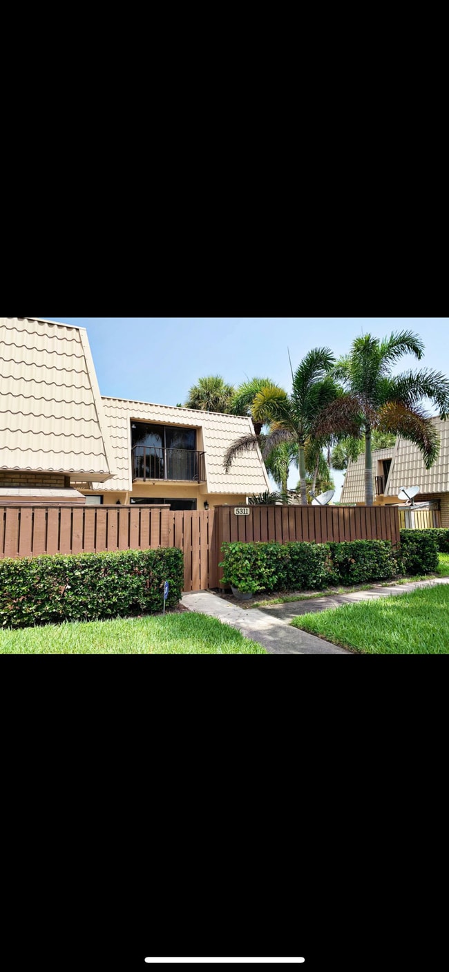 Photo - 5311 53rd Way