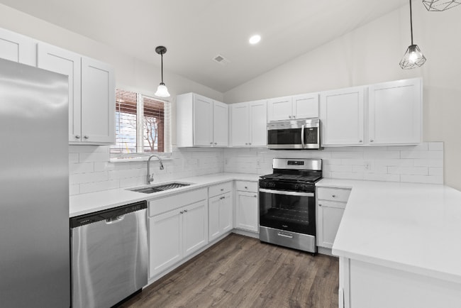 Photo - 4731 Basin St