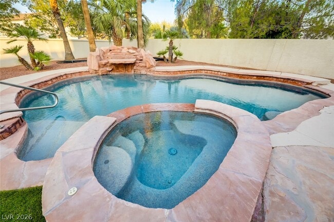 5 Chateau Whistler Ct