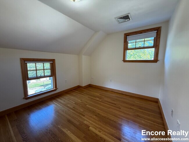 Photo - 24 Gardner St