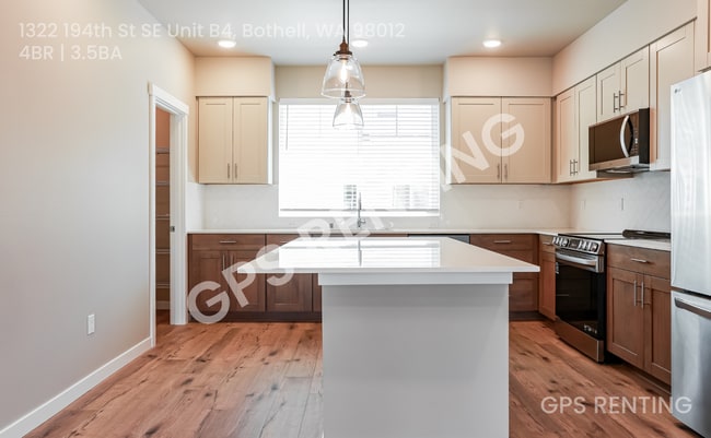 Photo - 1322 194th St SE