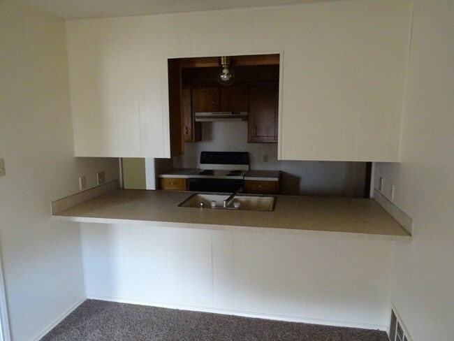 Photo - 2303 84th St