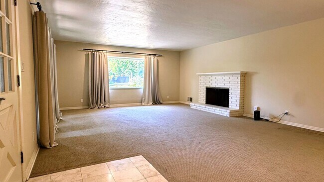 Photo - 3BD/2BA Willow Glen Single-Family Home with Spacious Layout