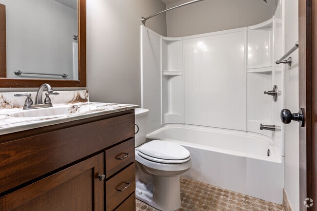 1BR, 1BA - 625SF - Bathroom