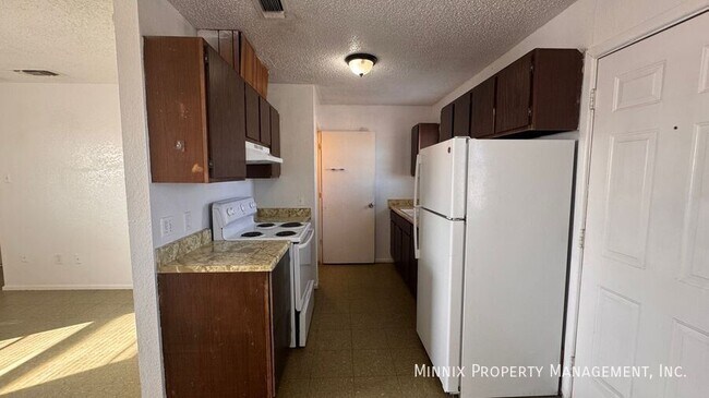 Photo - 639 S Crosby St